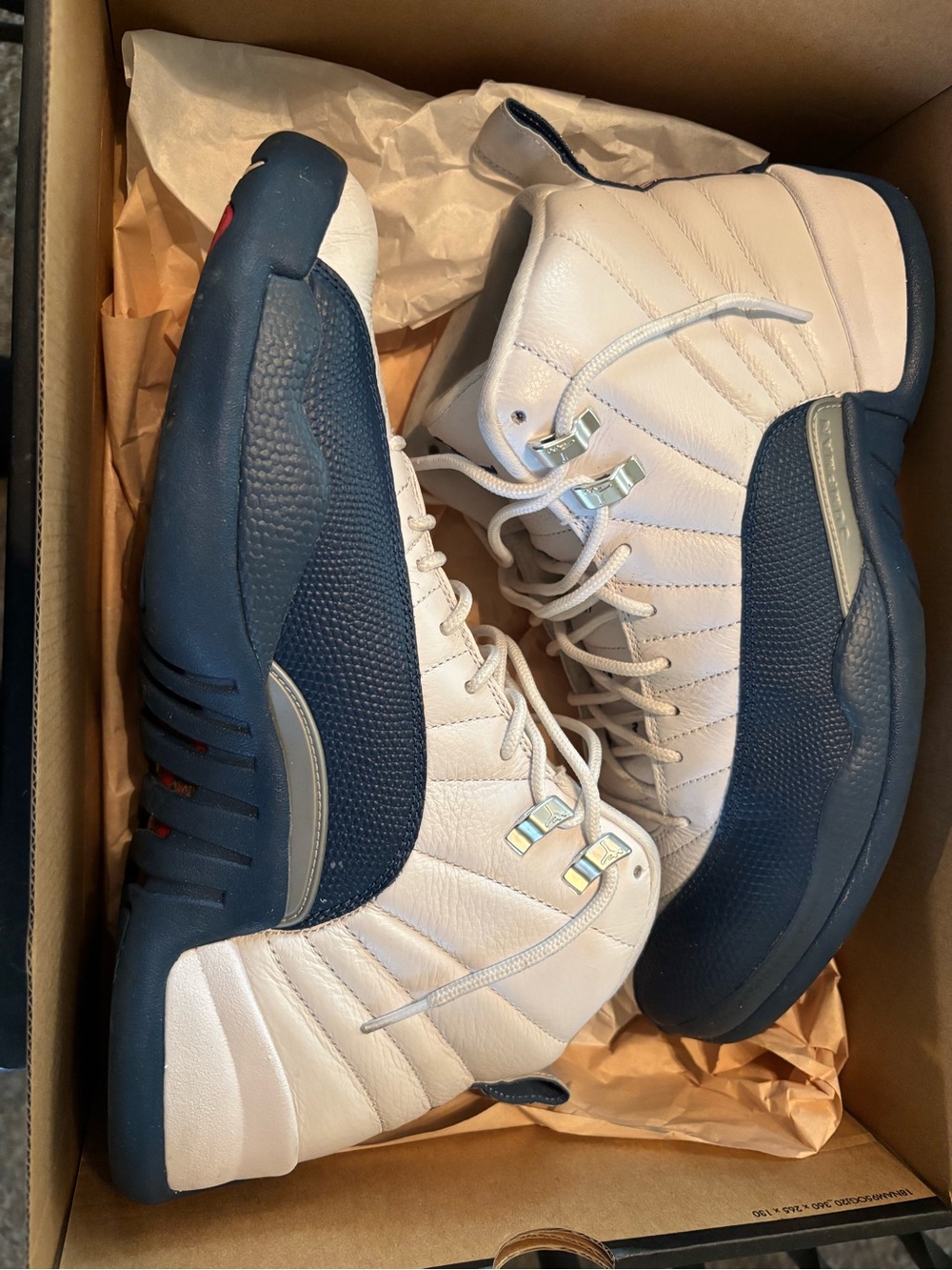 Nike Men's White and Navy High-Top Basketball Sneakers